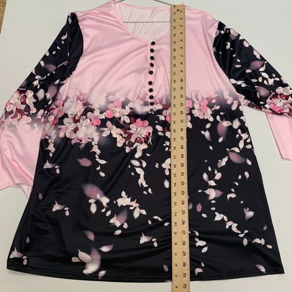 Plus Size Pink and Black Floral Blouse 3X - Picture 10 of 14